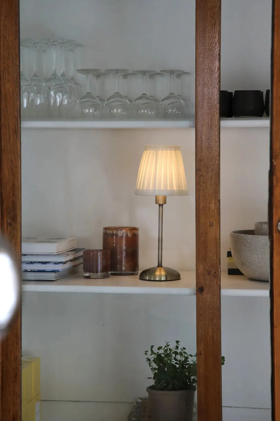Anno Uppladdningsbar Bordslampa Vit/Mässing