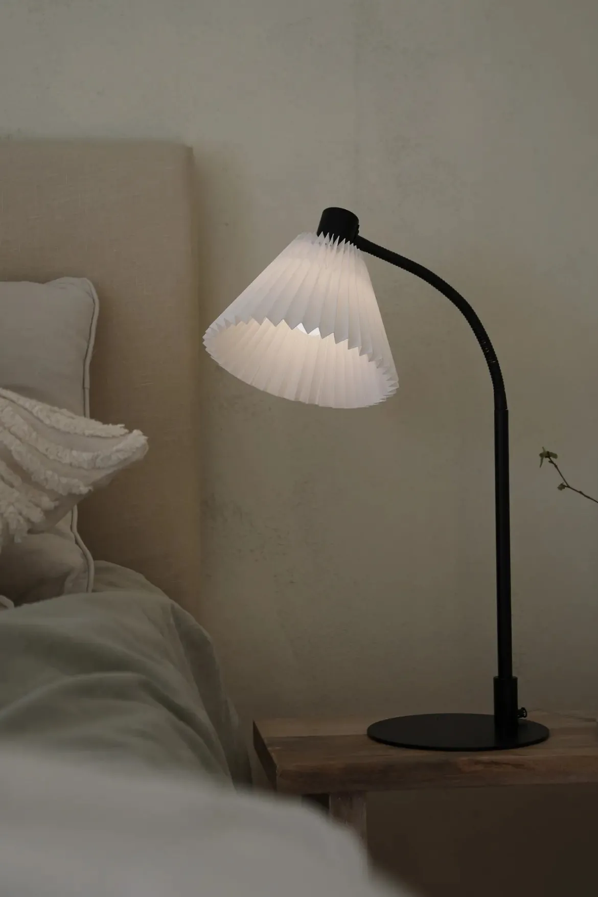 Mira Bordslampa Vit/Svart