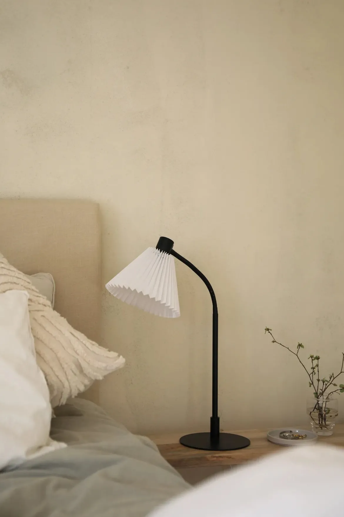 Mira Bordslampa Vit/Svart