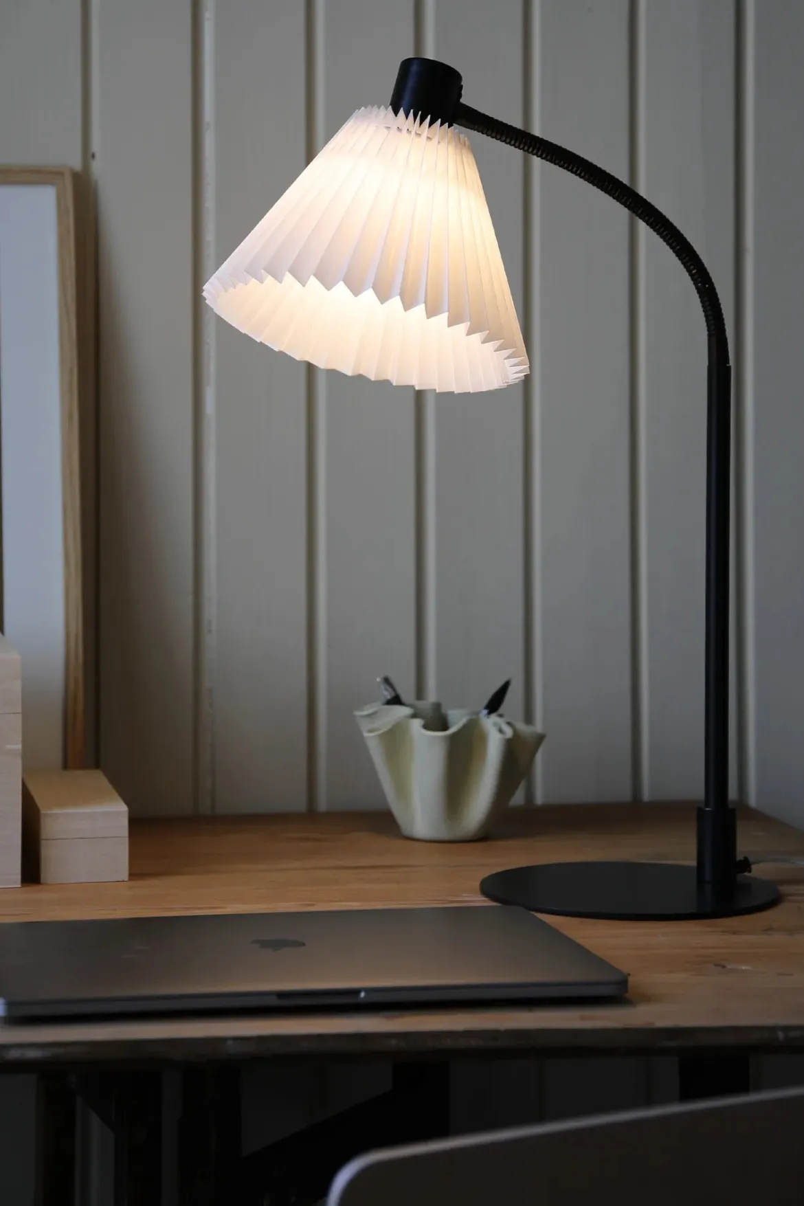 Mira Bordslampa Vit/Svart