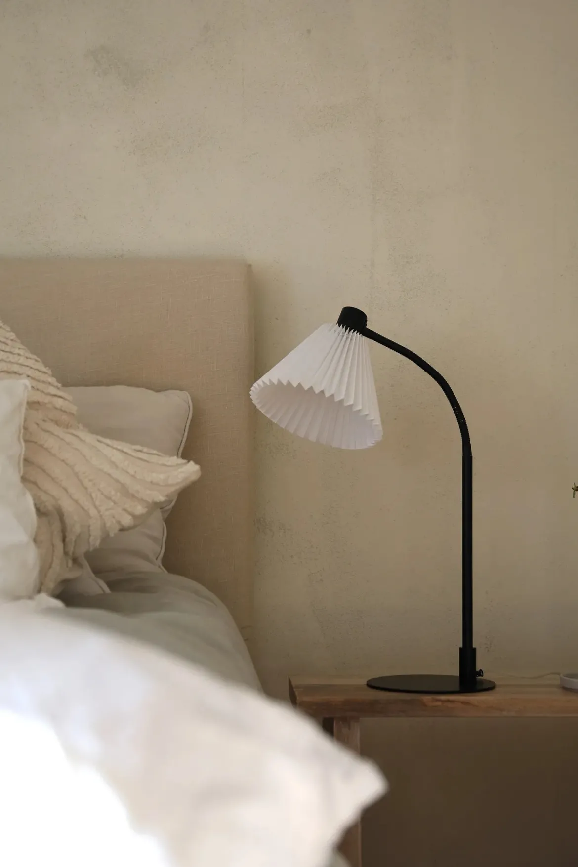 Mira Bordslampa Vit/Svart