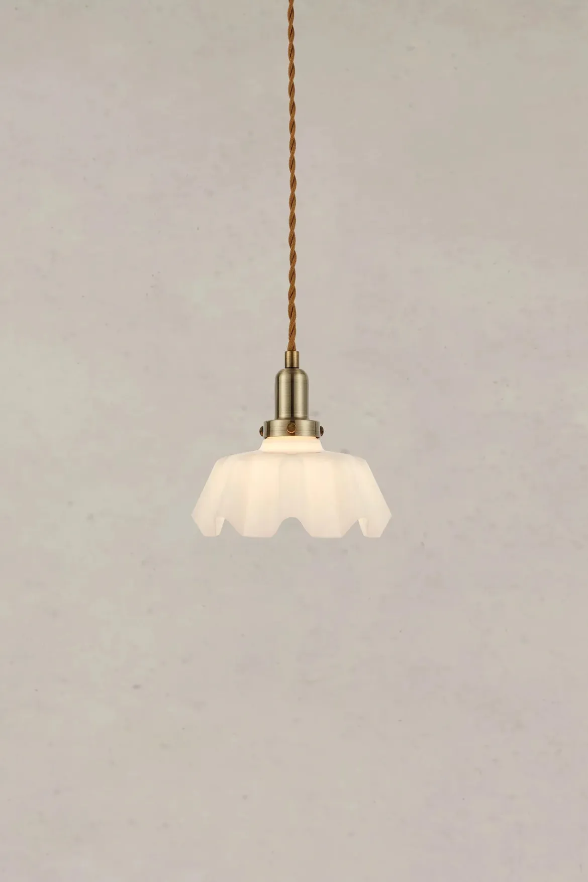 Ona Fönsterlampa Mässing 18 cm