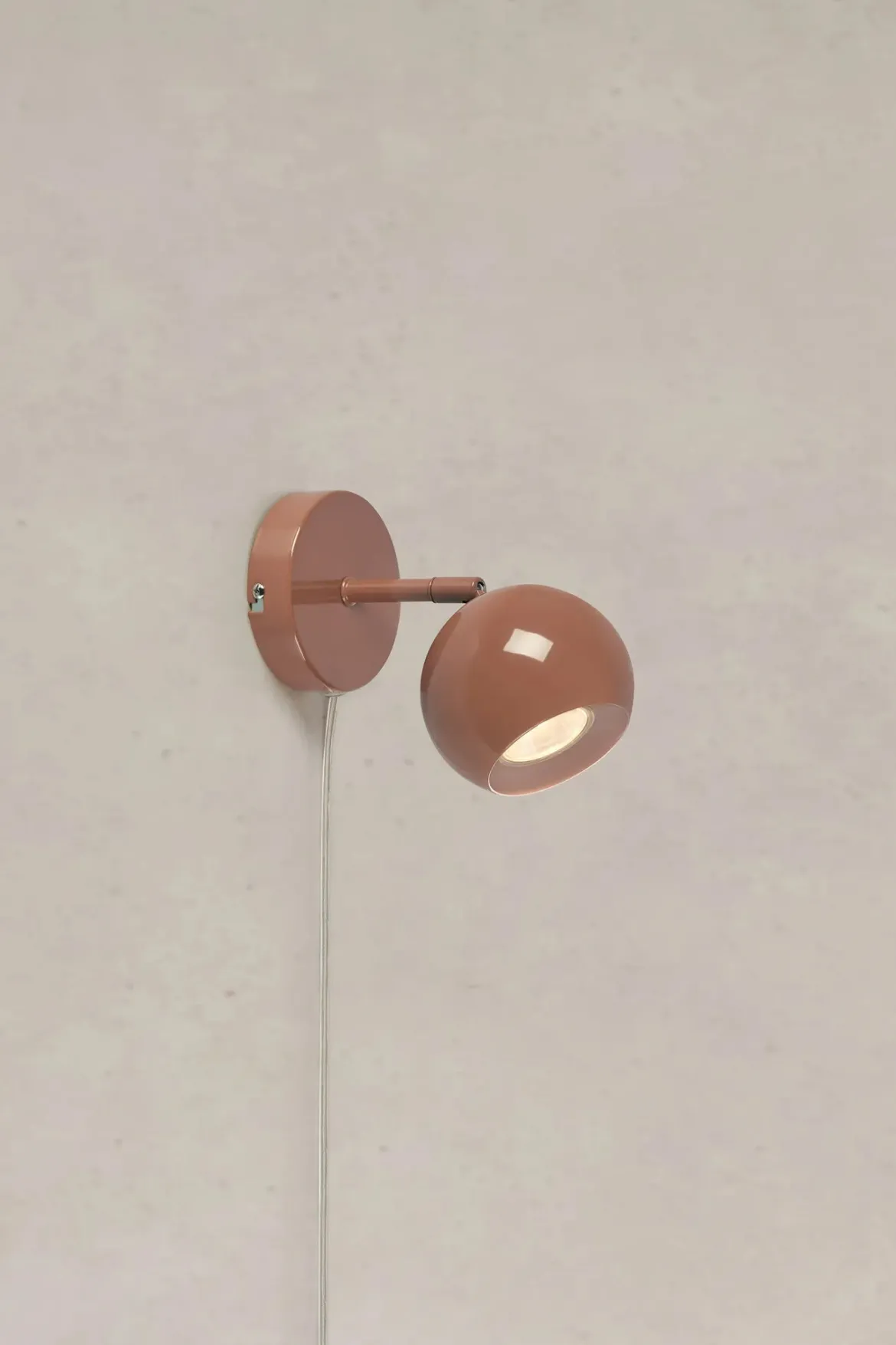 Pop Vägglampa Brun