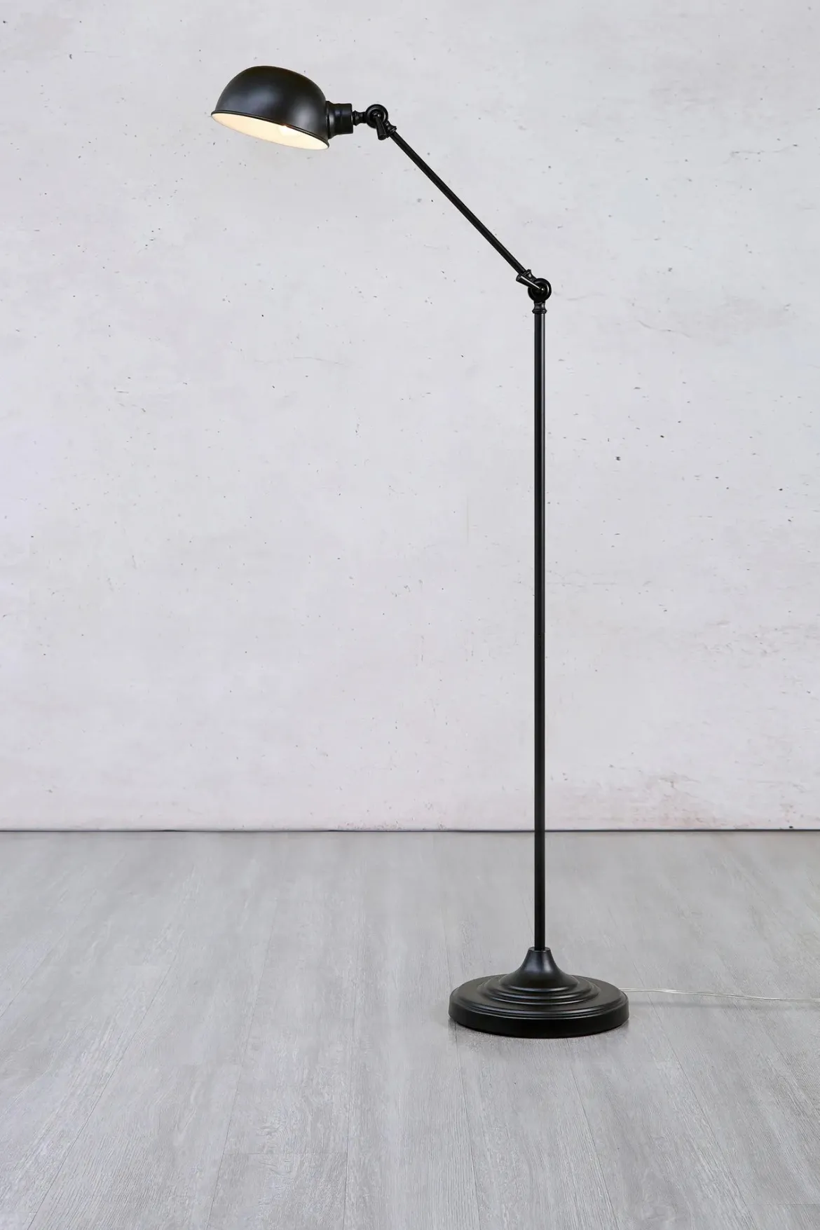 Portland Golvlampa Svart