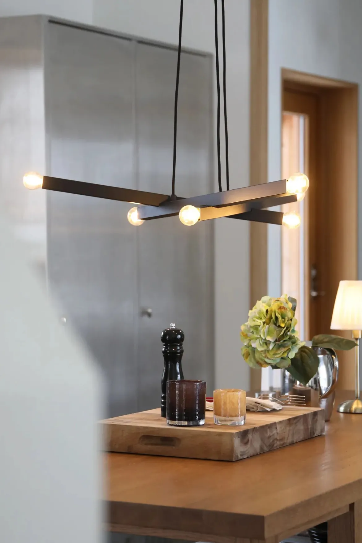 Stack Taklampa Svart