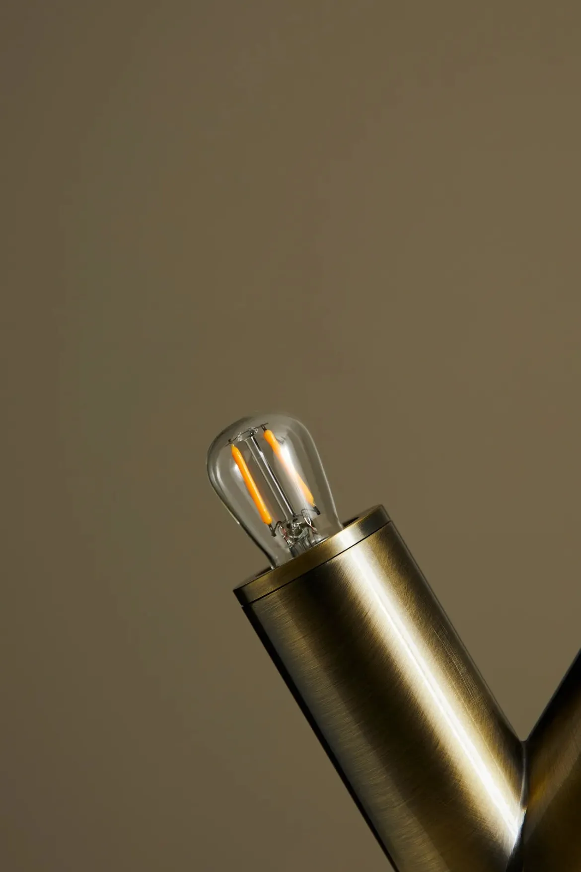 Unison LED Ljuskälla E14 0,8W Dimbar Päron